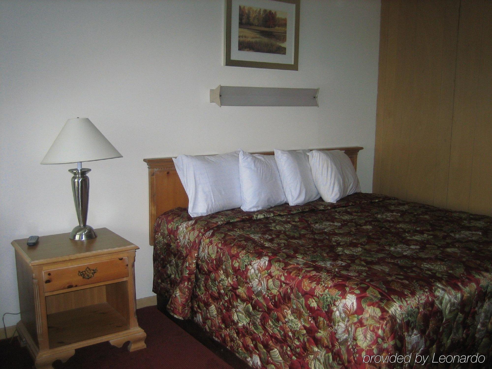 Blue Sky Inn Glens Falls-Saratoga-Lake George Exterior photo